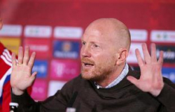 Маттиас Заммер предложил отменить красные карточки