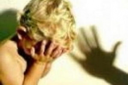 В Волгограде отец-алкоголик выгонял детей на мороз, морил их голодом и избивал