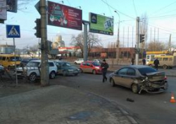 В Волгограде после столкновения легковушку отбросило на пешехода