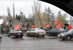  В Волгограде жителей Крыма поддержали автопробегом