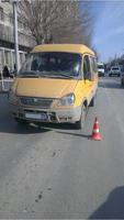 В Волгограде маршрутка сбила пешехода В Волгограде маршрутка сбила пешехода