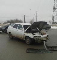 Под Волгоградом два «ВАЗа» проверили друг друга на прочность