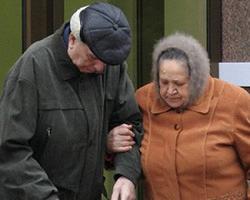 Чиновники вновь предлагают выровнять возраст выхода на пенсию мужчин и женщин Чиновники вновь предлагают выровнять возраст выхода на пенсию мужчин и женщин