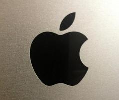 Старт продаж новых iPhone в России оказался «низким»