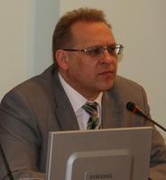 Волгоградский депутат поставил на кон должность из-за гаражей