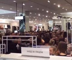В погоне за модой: в мире закончилась продажа коллекции H&M